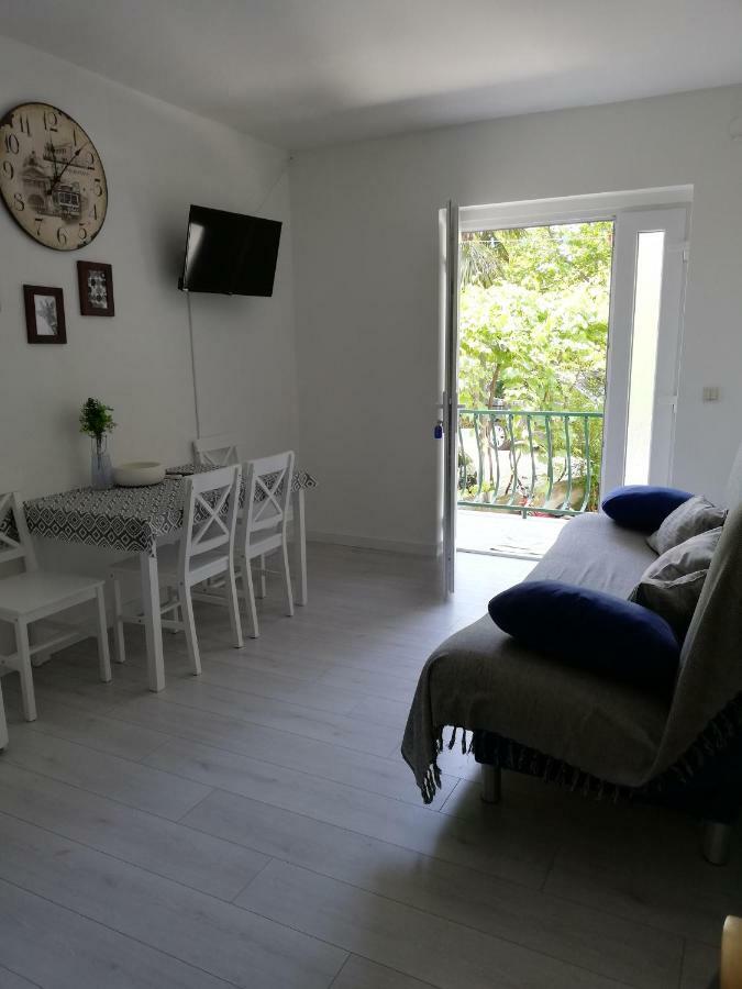 Mala Tonina Apartment Tucepi Bagian luar foto
